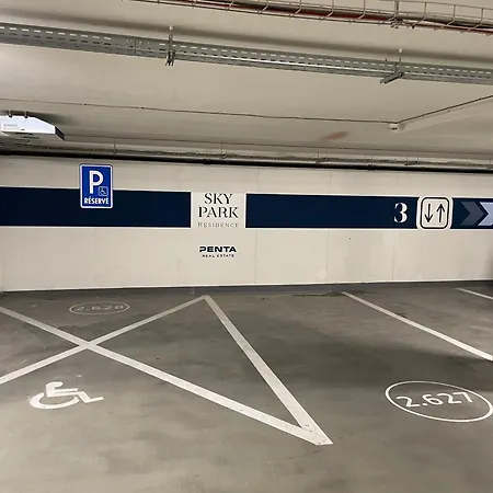 Sky Park - Luxury - Free Parking ブラチスラヴァ
